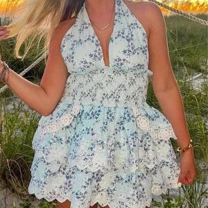 Chic Floral Halter Mini Dress in Blue and White